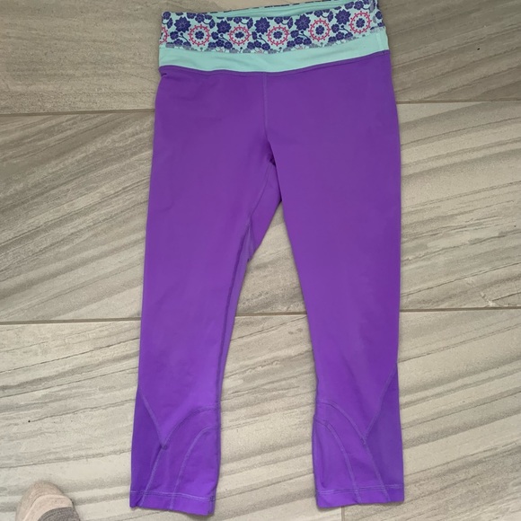 Lululemon Run Inspire II Purple Crops, Size 4 - Picture 4 of 4